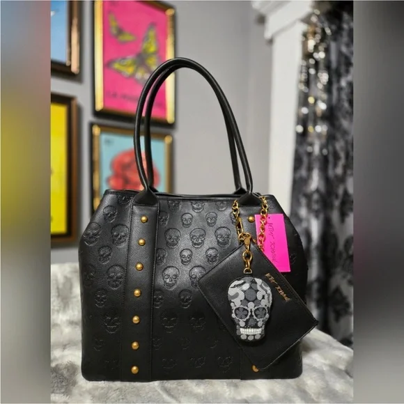 BETSEY JOHNSON Large Skull Embossed Studded XOSTUDDY Tote Bag Black Charm - Picture 5 of 16